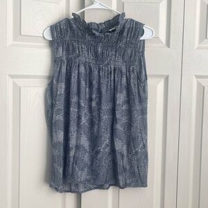 Treasure & Bond women's navy and white sleeveless top blouse.  CON K